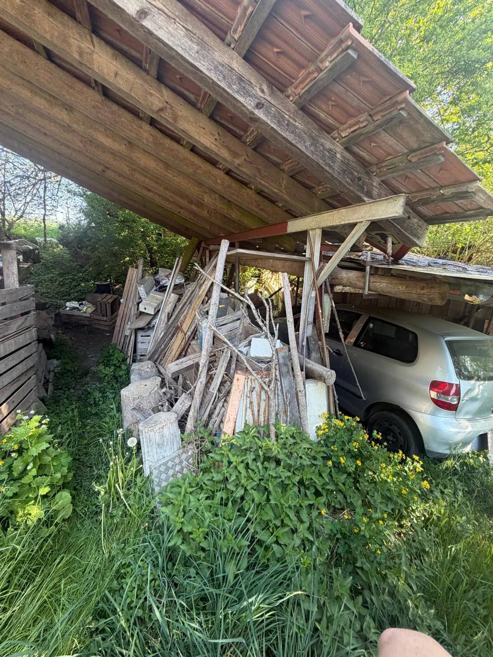 Débarras d'une cave encombrée