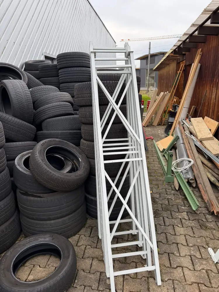 Débarras de concessionnaire automobile, stock de pneus évacué - Débarras de locaux professionnels à Fribourg