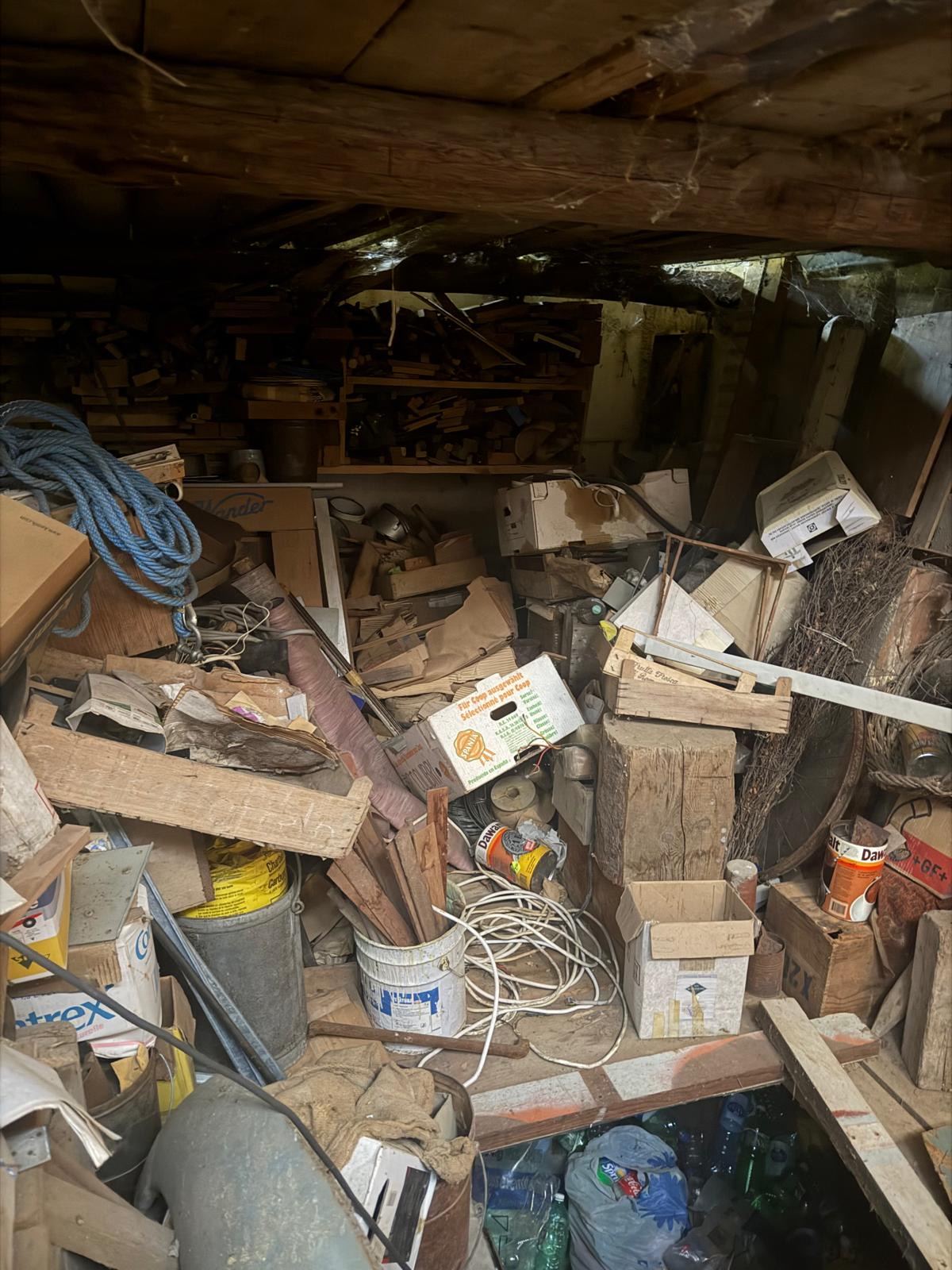 Galetas encombré avant débarras par Recycl' & Move